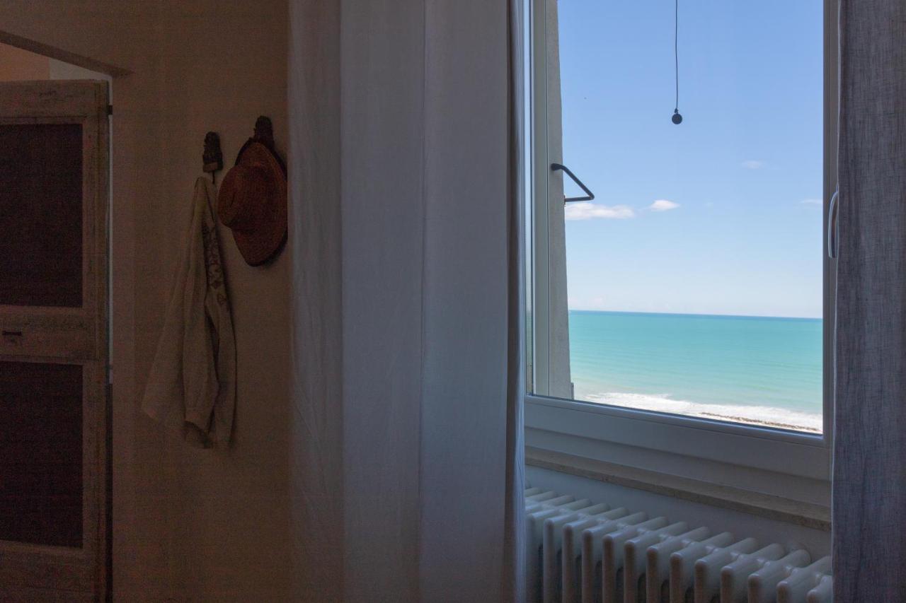 B&B Tre Finestre Sul Mare Гроттамаре Экстерьер фото